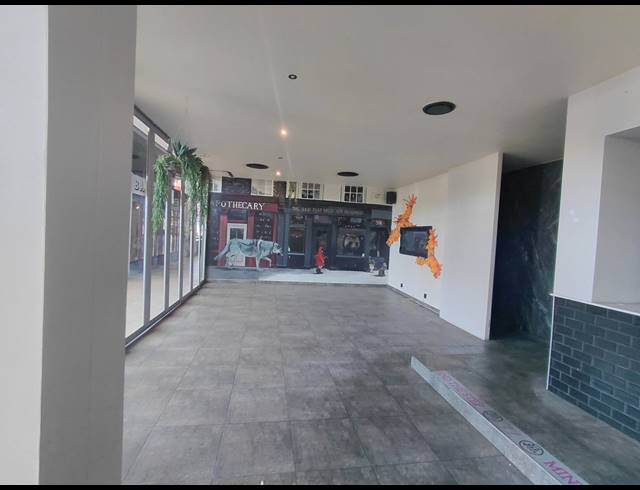 426M² RETAIL TO LET IN FOURWAYS